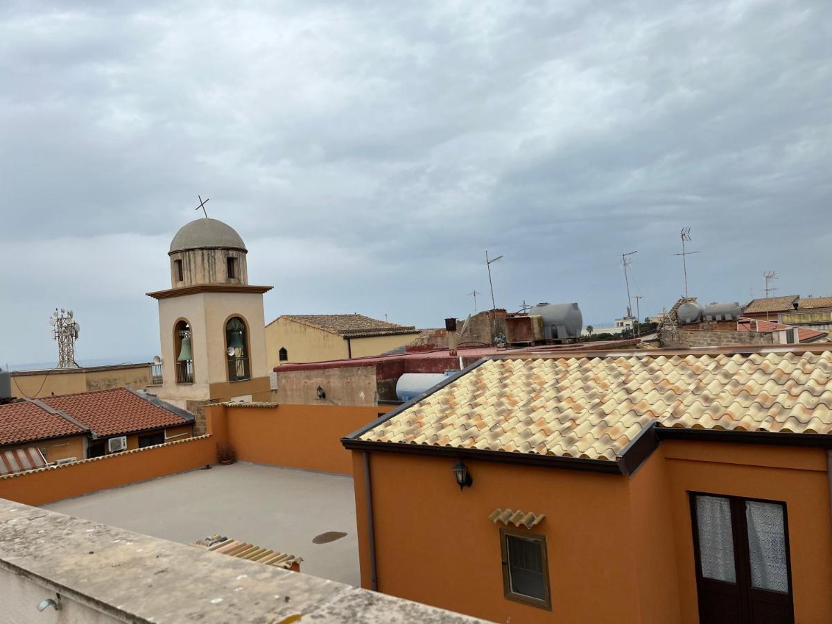 Casa Ai Tre Campanili Apartment Gela Bagian luar foto